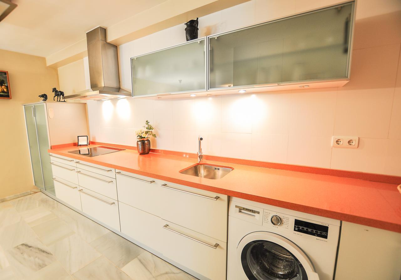 Апартаменты Acogedor Apartamento Junto A Calle Larios By Renthas Малага Экстерьер фото